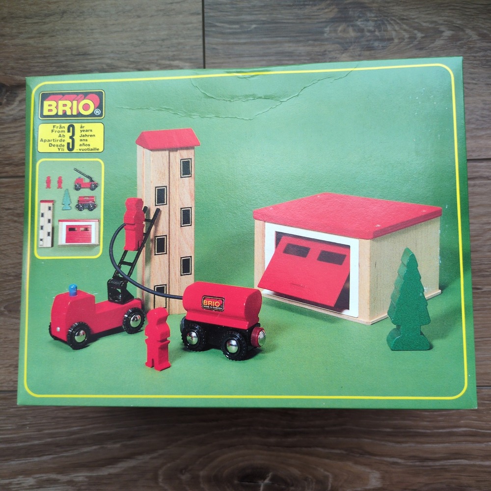 Vtg 90's SEALED BRIO Fire Station Set 33579 Red Wood Railway Sweden NIB